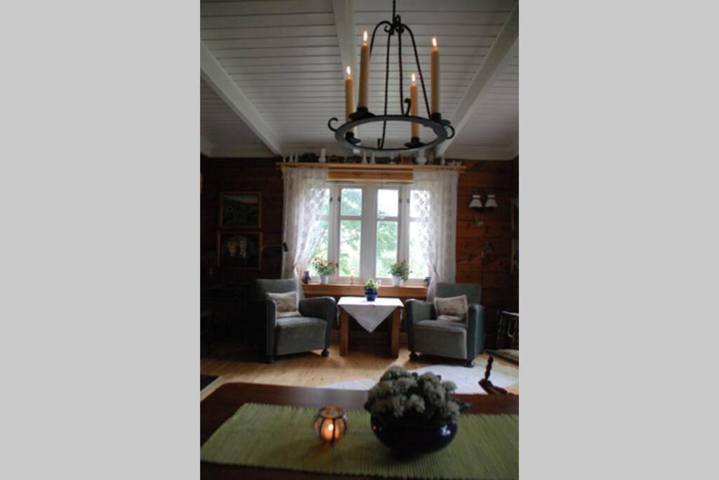 100 Years Old Norwegian Log House In Tromso Villa ภายนอก รูปภาพ