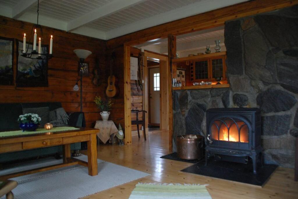 100 Years Old Norwegian Log House In Tromso Villa ภายนอก รูปภาพ