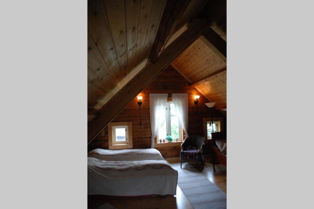 100 Years Old Norwegian Log House In Tromso Villa ภายนอก รูปภาพ