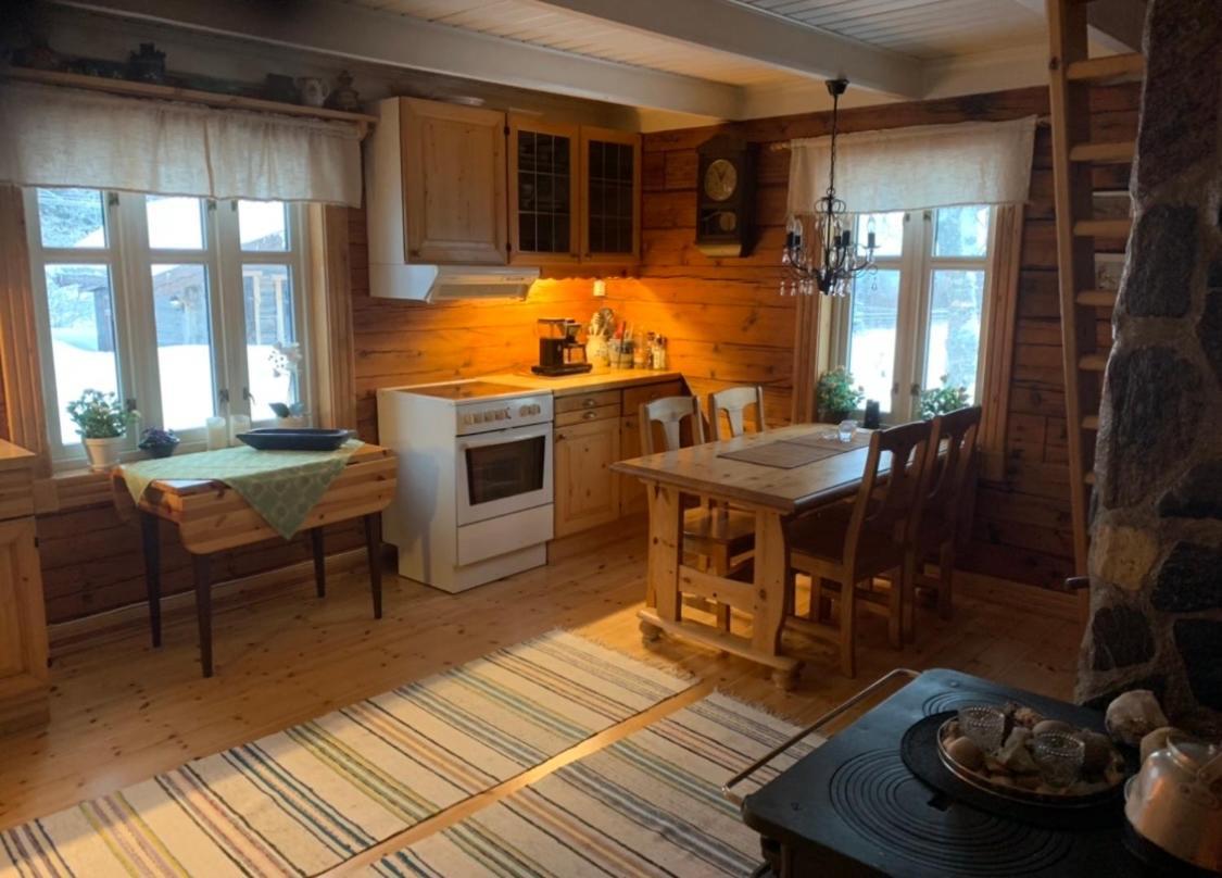 100 Years Old Norwegian Log House In Tromso Villa ภายนอก รูปภาพ