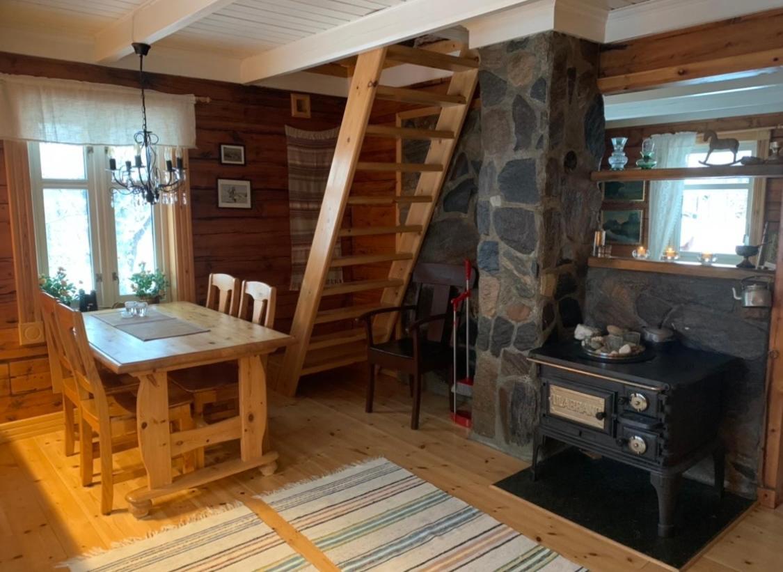 100 Years Old Norwegian Log House In Tromso Villa ภายนอก รูปภาพ