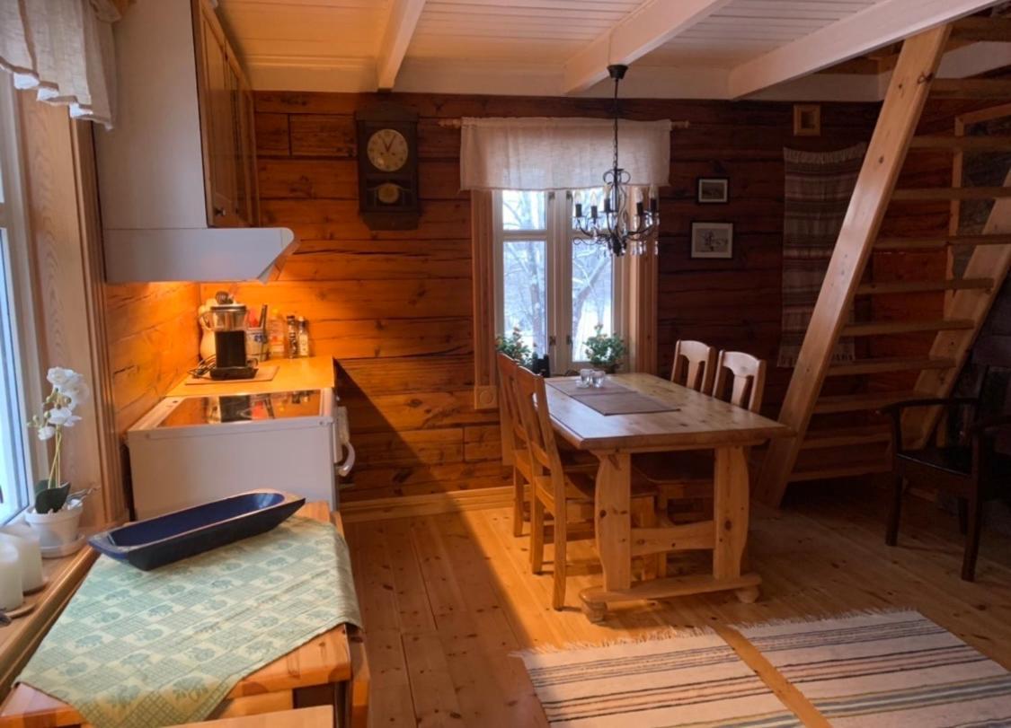 100 Years Old Norwegian Log House In Tromso Villa ภายนอก รูปภาพ