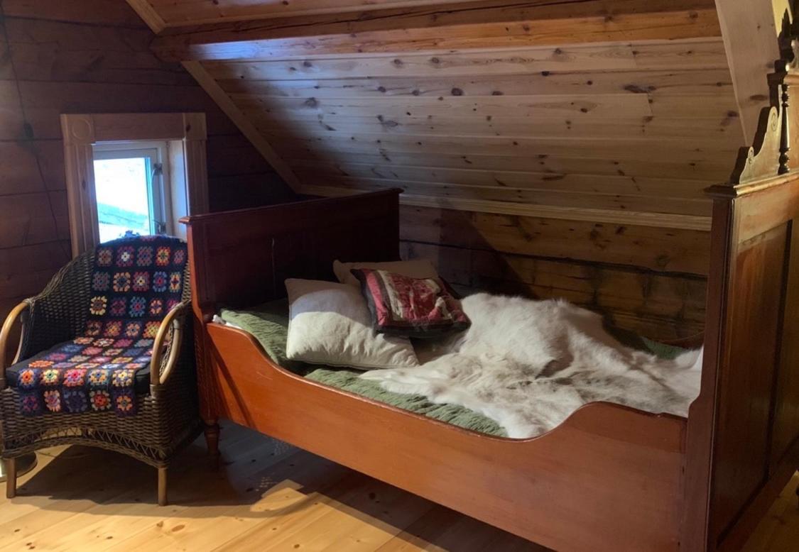 100 Years Old Norwegian Log House In Tromso Villa ภายนอก รูปภาพ